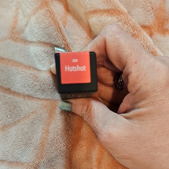 Color Street Hotshot Lipstick - Vibrant Pink (304) - Picture 3 of 4